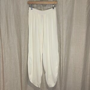 NWT Zara Cream Harem Pants - Size Small